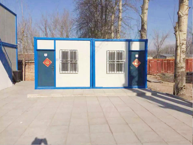 經(jīng)過改造而成為有窗有門的簡易居所。那么集裝箱房屋有哪些優(yōu)點(diǎn)呢?